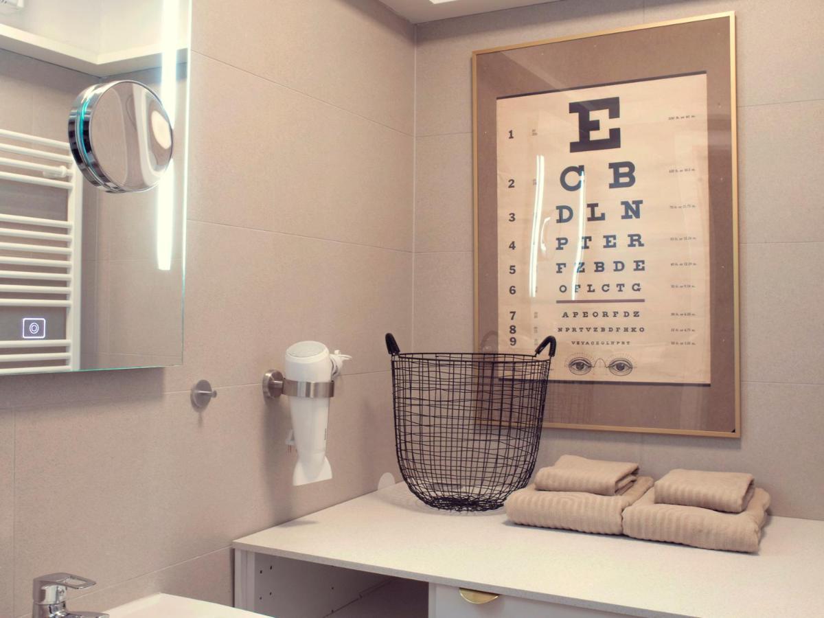 Central Point By Zoom Apartments Bratislava Ngoại thất bức ảnh